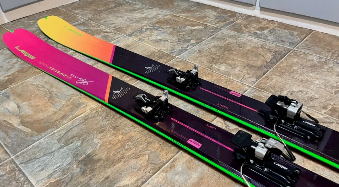 Make sure your Ripsticks are on the right foot! Note that the brakes pushing the rear of the ski up downplays the tip rocker a bit here.