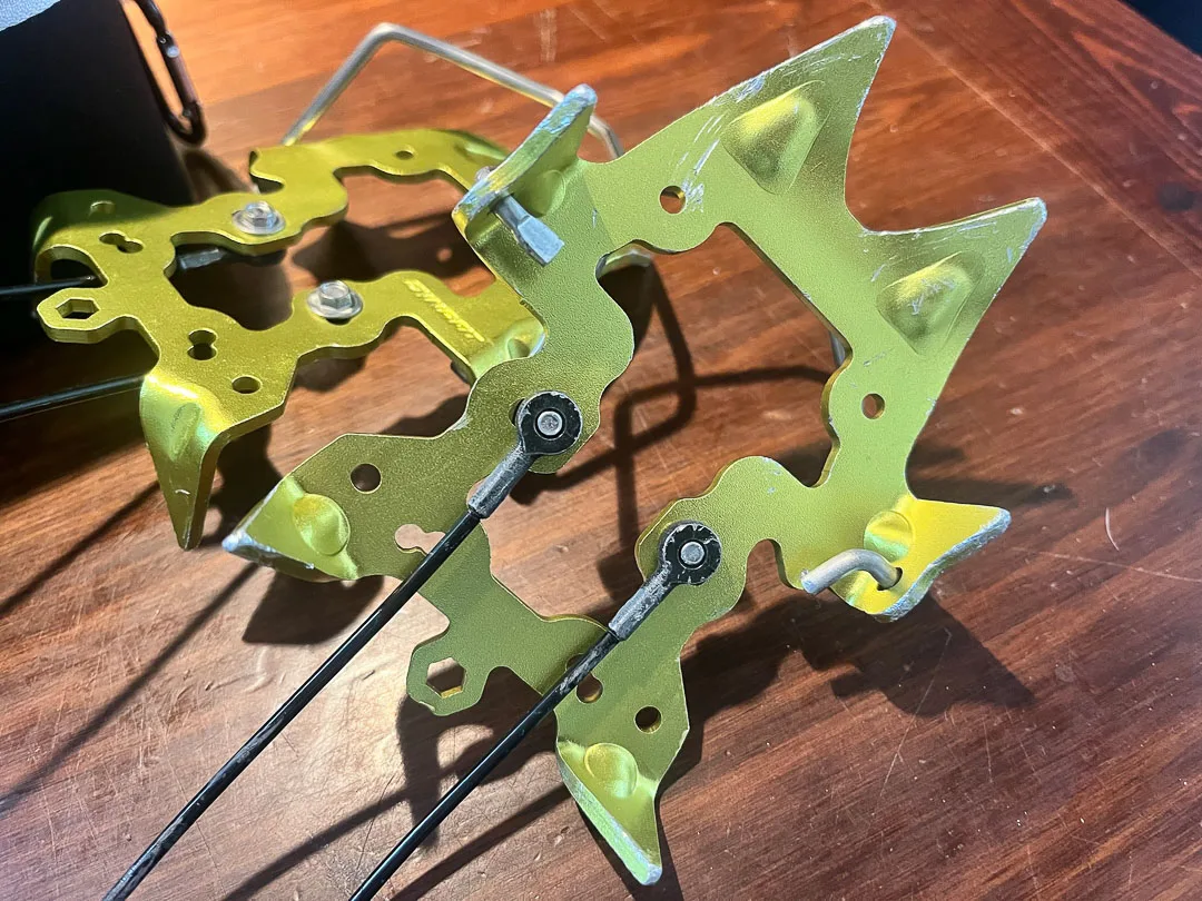 Underside of DNA front section showing shorter front points and linkage attachment system. 
