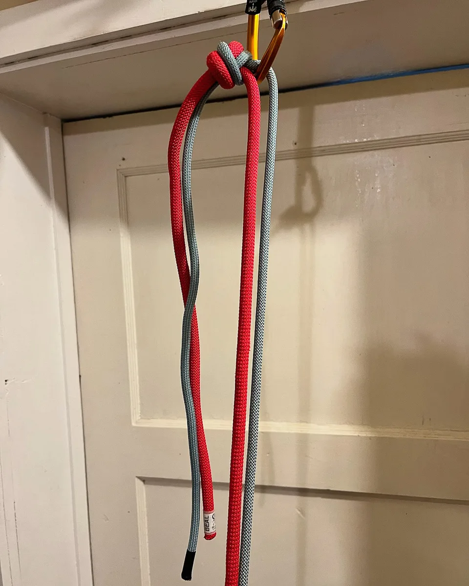 skinny-fat rope flat overhand