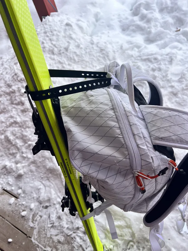 タクマボードバック5’8 Powder Hunting with the Black Crows Dorsa 22 - The High Route