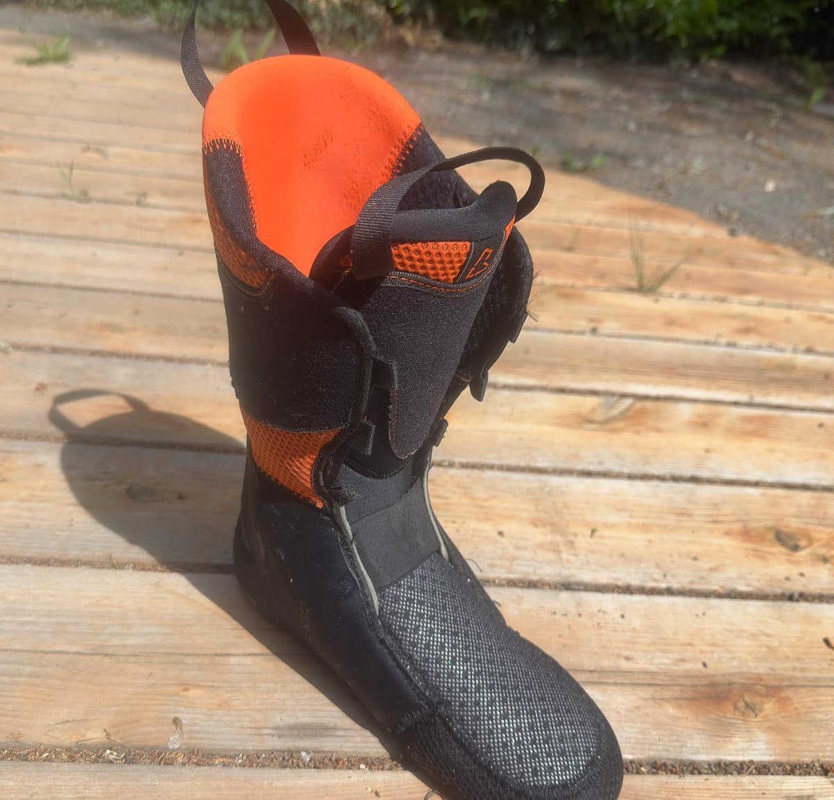 We’ll call the stock liner an upgrade from ZGTP past liners. The foam is thick enough in the tongue and upper cuff for comfort, fit, and performance.