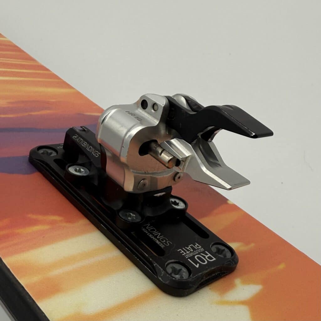 For you quick transitioners: skiing with a riser with pins forward is an option, as is rotating 180 degrees for flat mode. 