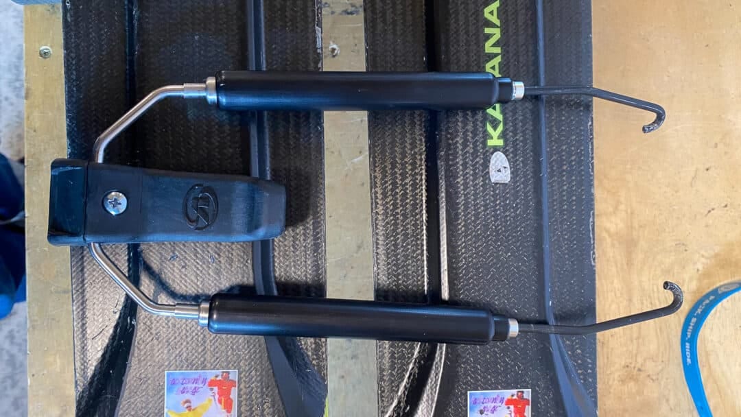 A somewhat traditional looking heel throw with spring cartridges. 