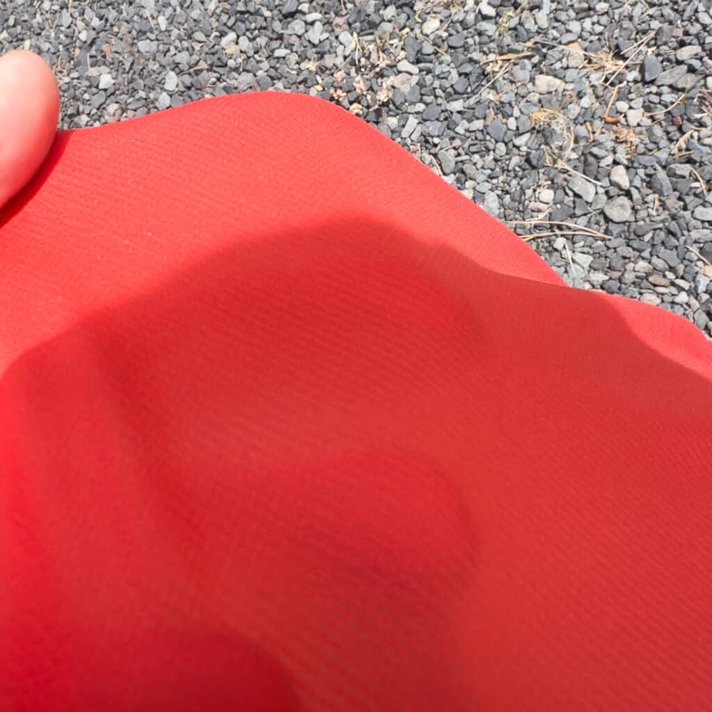 With some mechanical stretch, the Aerolight features a light and air-permeable face fabric.